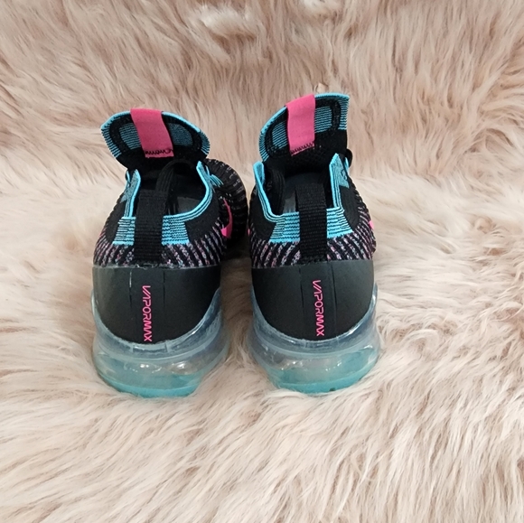 Nike Air Vapormax Flyknit 3 Black Hyper Pink - Picture 6 of 8